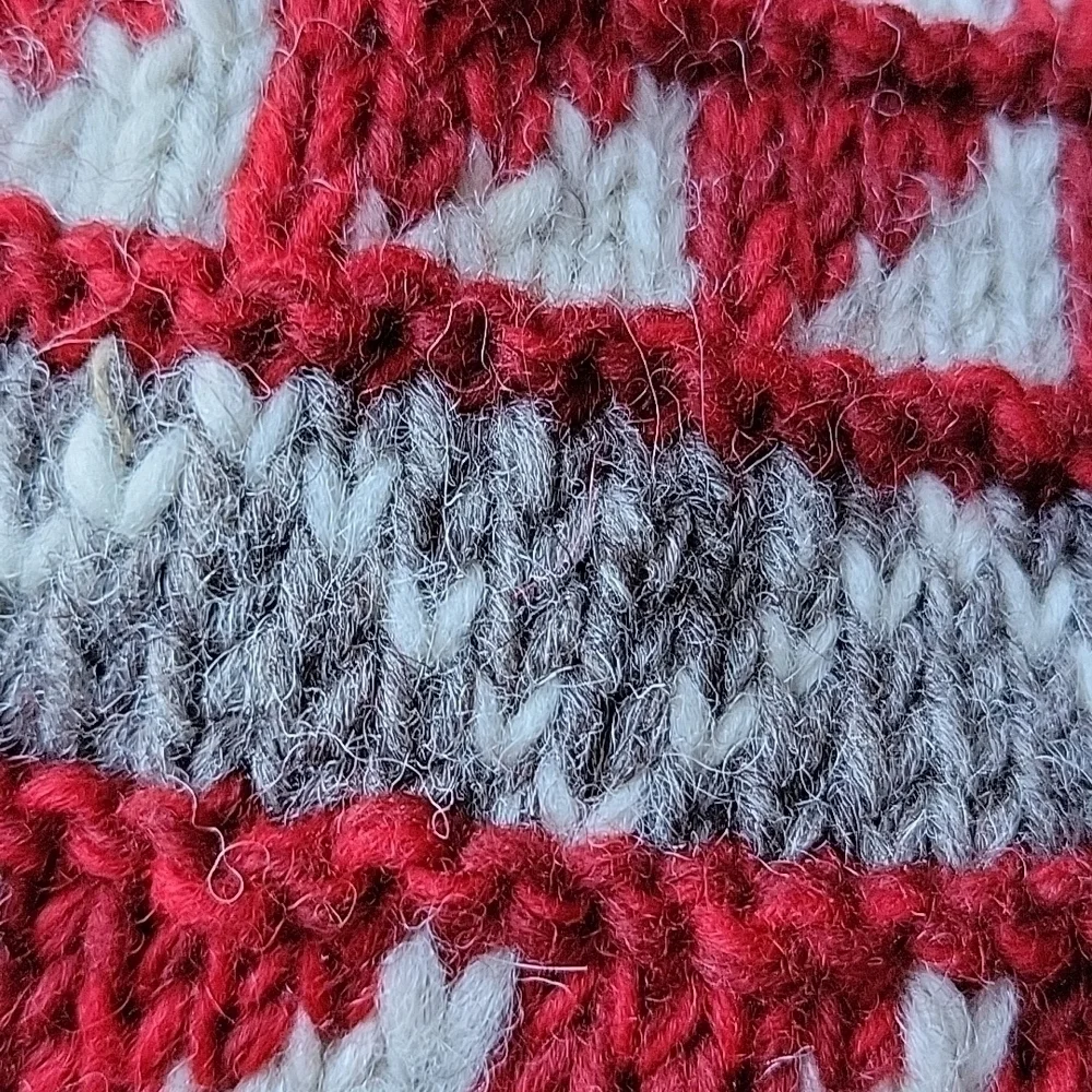 Wool Nordic Handknit Unisex Made in Nepal Red White Gray Winter Hat Tassels New